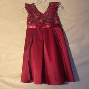 Red Sleeveless Ruffled V-Neck Formal Dress